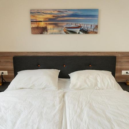 Ferienwohnung Mit Garage, Fahrradraum Und Sehr Grosser Sonnenverwoehnten Terrasse 拉古多 外观 照片