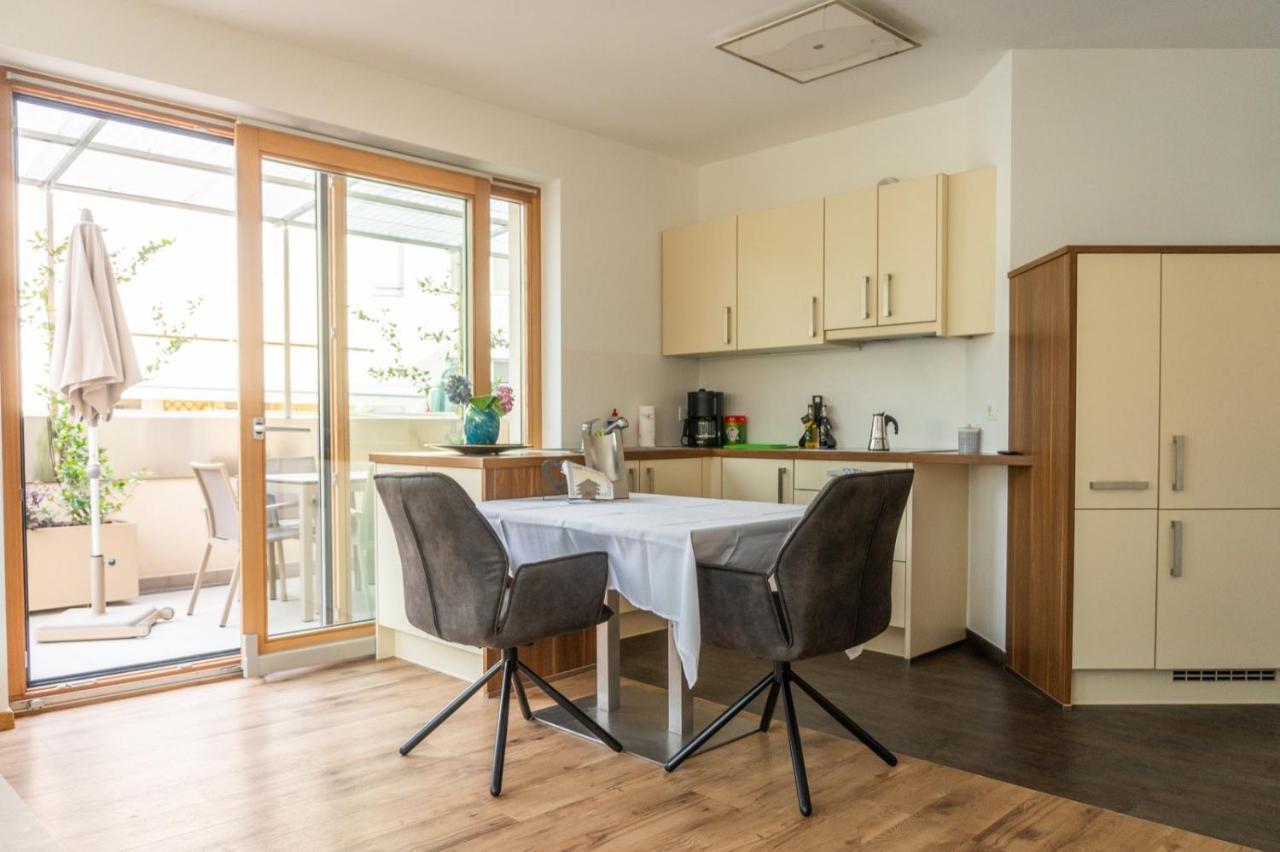 Ferienwohnung Mit Garage, Fahrradraum Und Sehr Grosser Sonnenverwoehnten Terrasse 拉古多 外观 照片