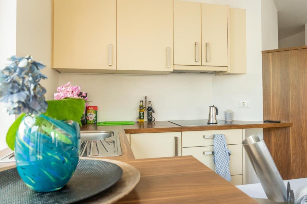 Ferienwohnung Mit Garage, Fahrradraum Und Sehr Grosser Sonnenverwoehnten Terrasse 拉古多 外观 照片